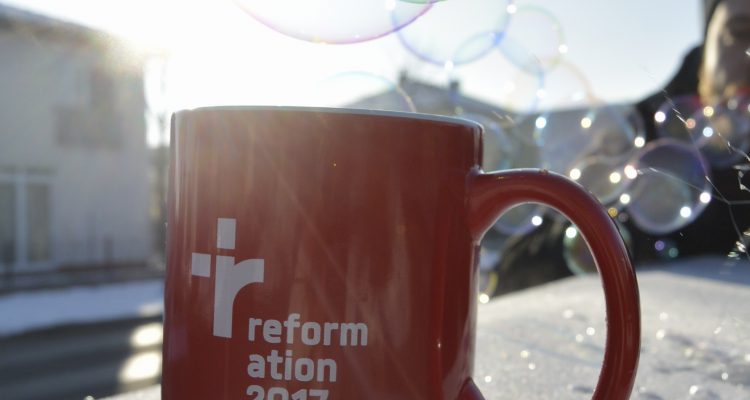 Tasse mit Logo Reformationsjubiläum, Seifenblasen